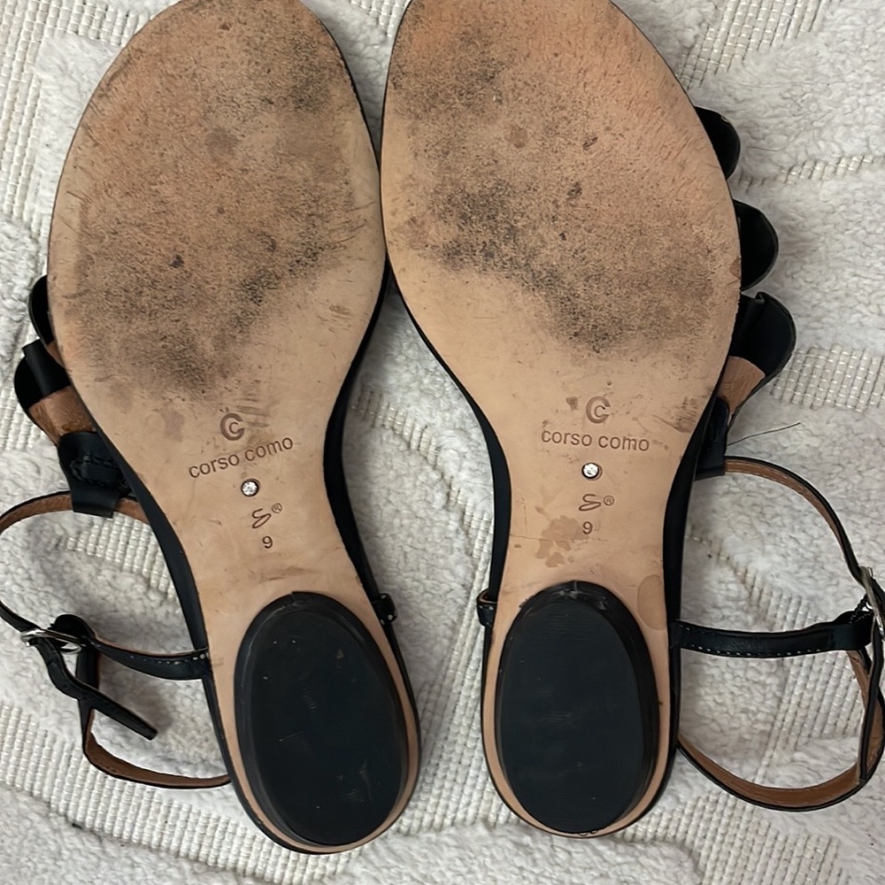 Corso Como Ruffle Sandals - Picture 2 of 4